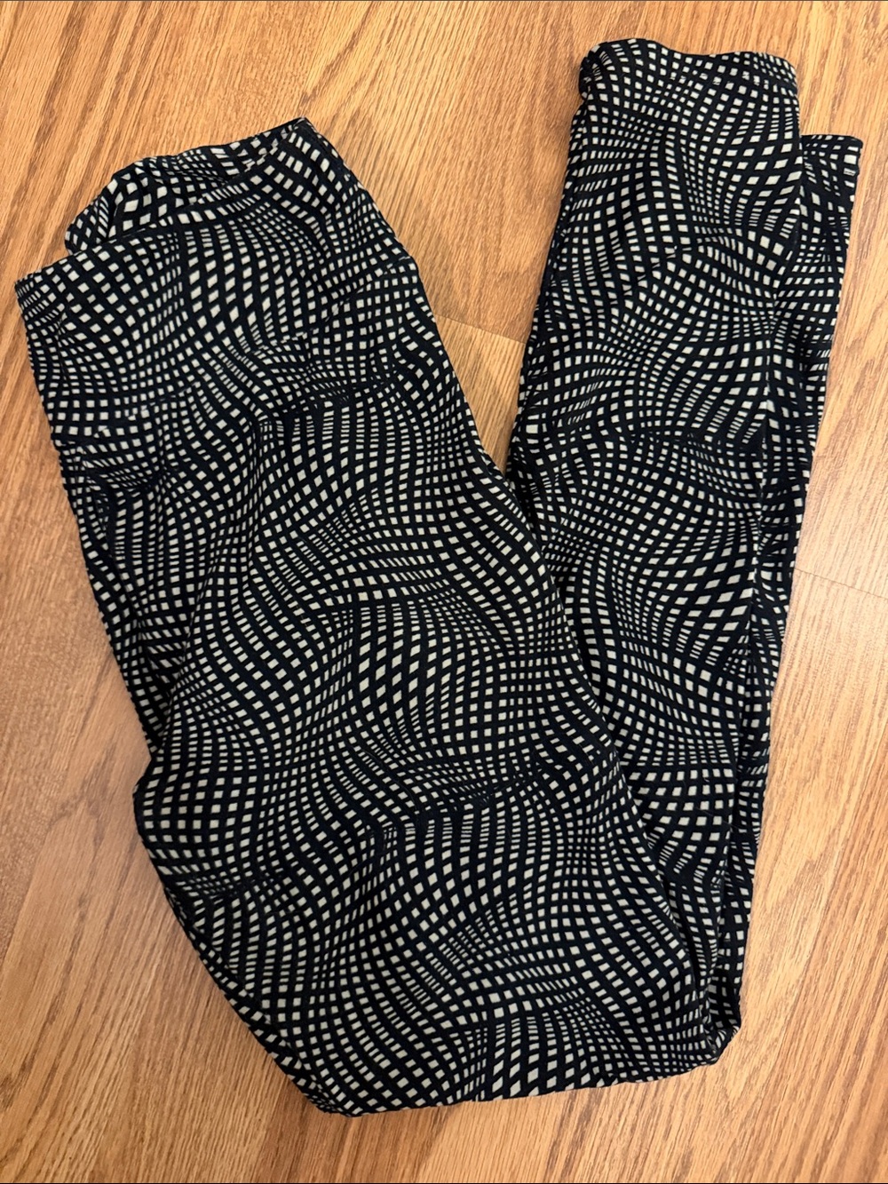 LuLaRoe Black and Cream Grid-Pattern Leggings